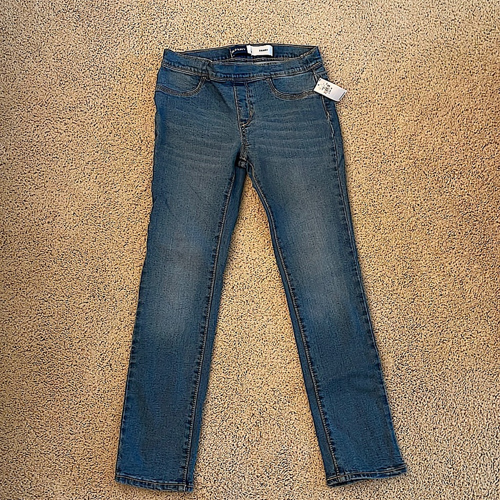 Old navy girls size 10-12 skinny Jean. New with tags.